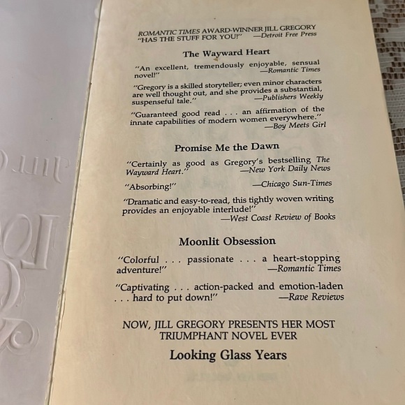 Looking Glass Years, Jill Gregory - Picture 4 of 5